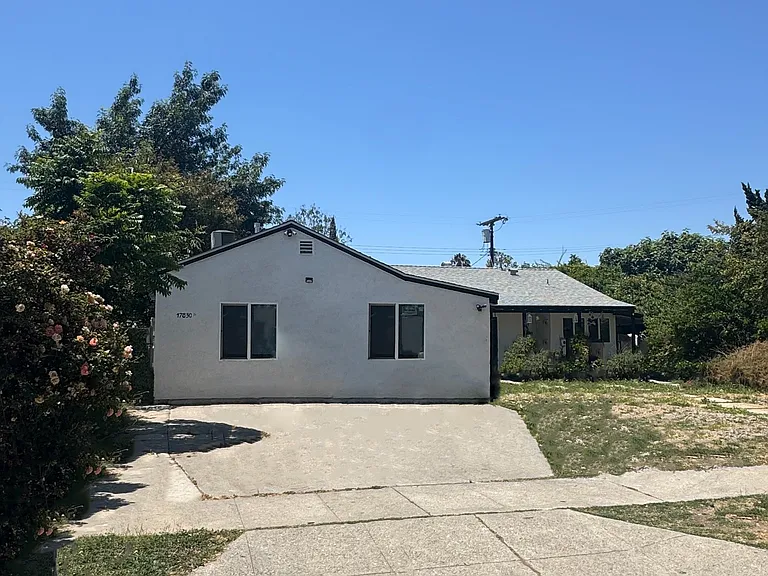 17830 Elkwood St — Photo 9