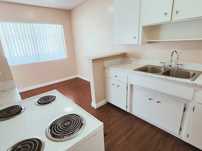 1815 Fremont Ave — Photo 8