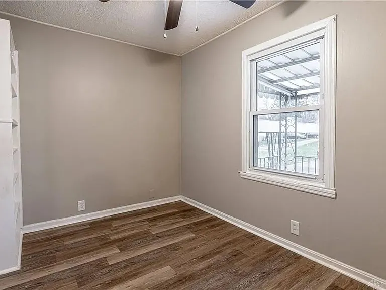2832 Ferncliff Ave — Photo 9