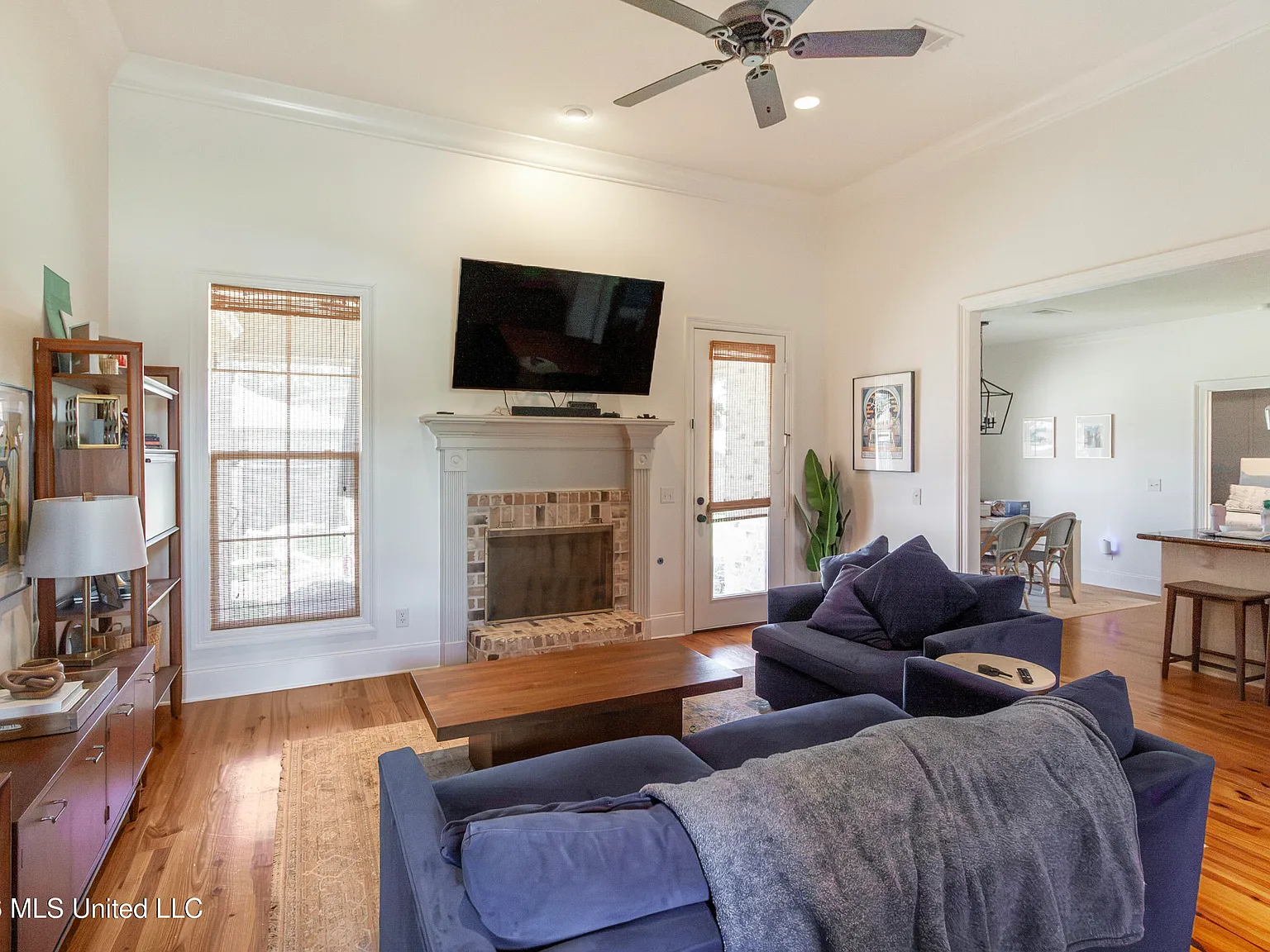 3 bed, 2.0 bath, 1786 sqft, $2,500 — Photo 3