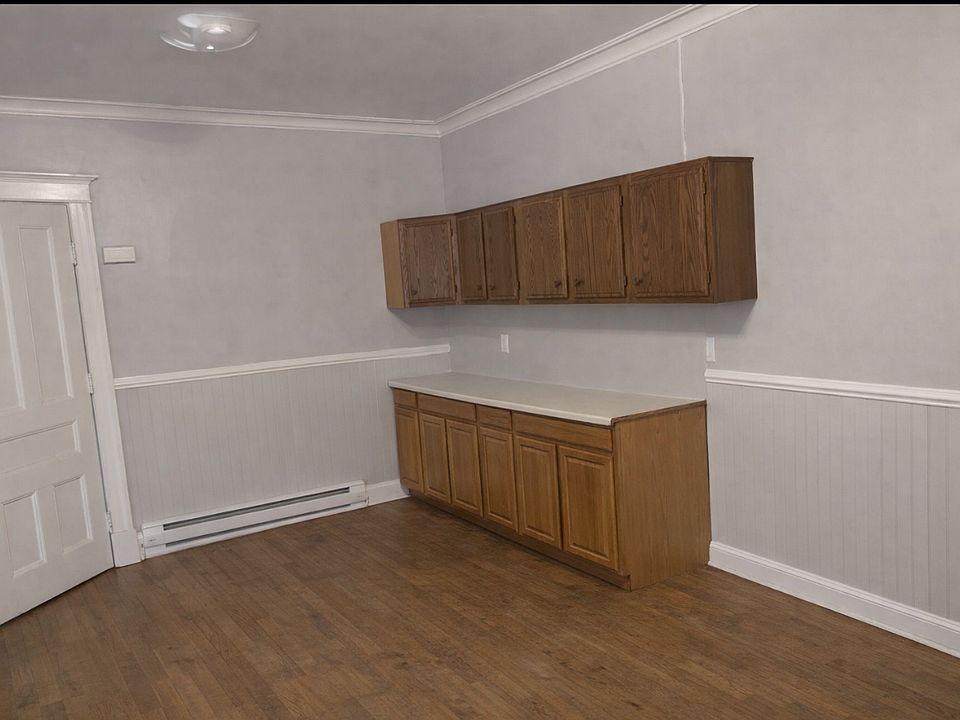 2nd image of 91 Wellington Ave APT 1