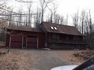 22 Antler Dr, Canadensis, PA 18325