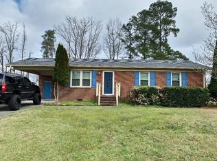 1433 Birdneck Cir, Greenville, NC 27858