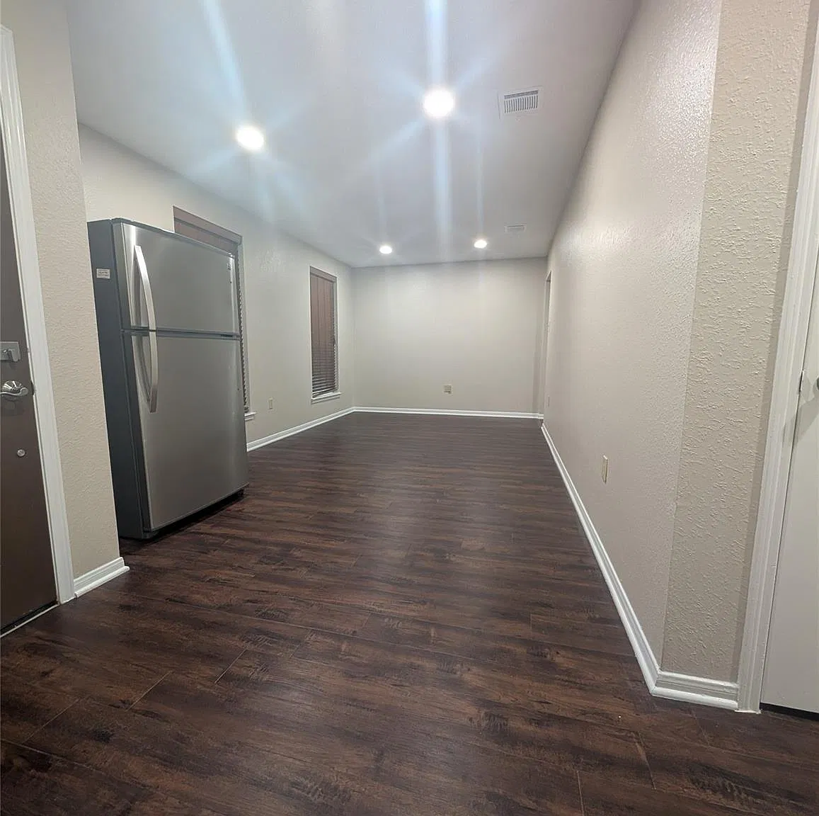 3 bed, 2.0 bath, 1615 sqft, $2,000 — Photo 3