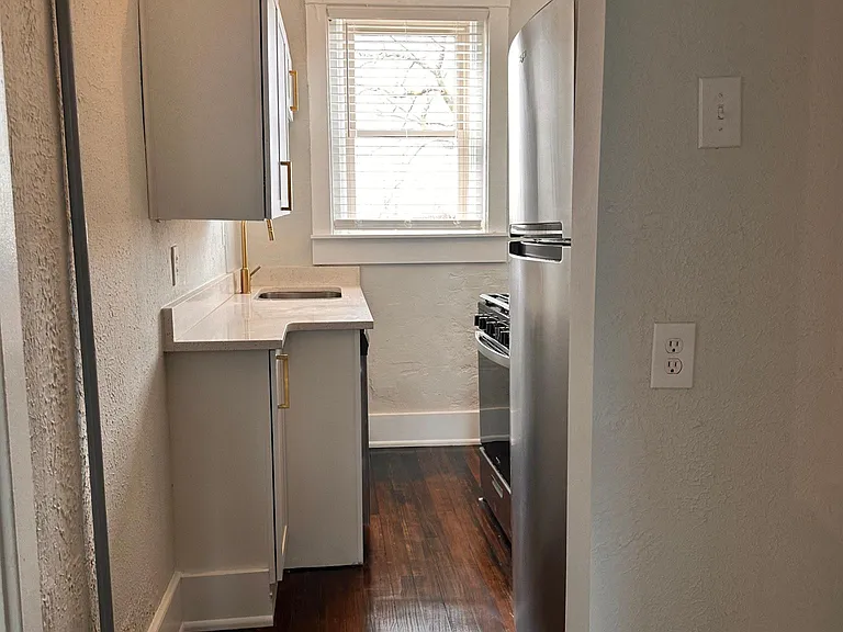 29 W McMillan St #6 — Photo 7