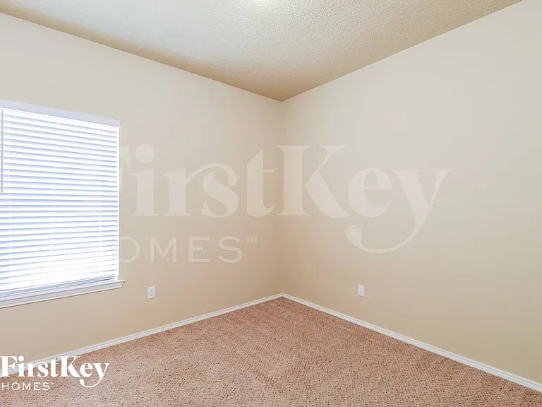 705 Running Creek Dr — Photo 12