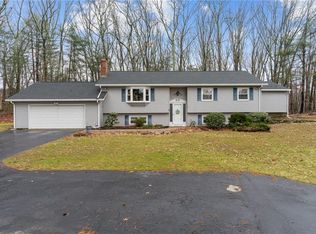 5 Greenbrier Ct W, Smithfield, RI 02828