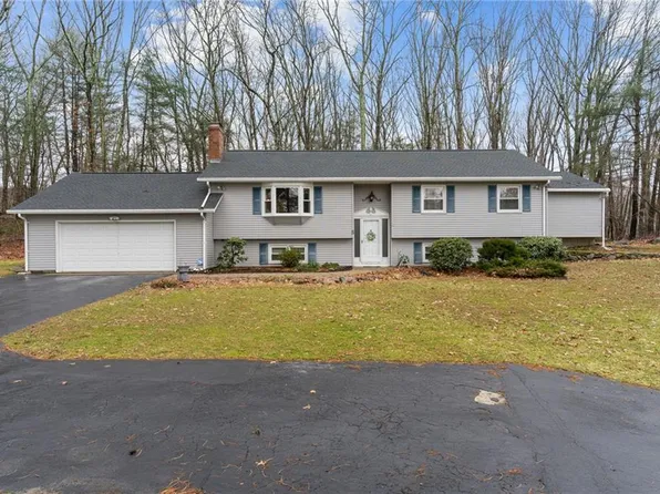 5 Greenbrier Ct W, Smithfield, RI 02828