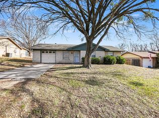 229 Mountain View Dr, Azle, TX 76020