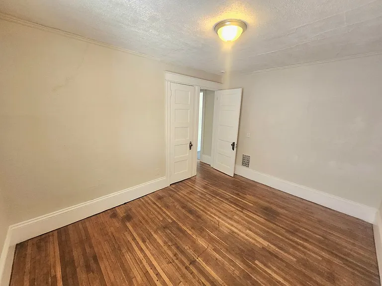 357 Columbia Ave — Photo 9