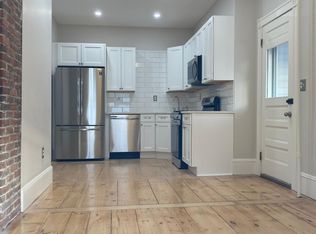 6 Pleasant St, Merrimac, MA 01860