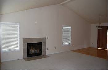 4th image of 8582 Lark Dr