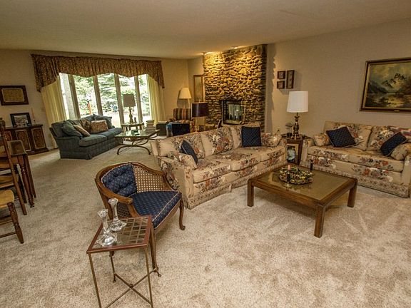 5th image of 9634 Plum Brook Ln