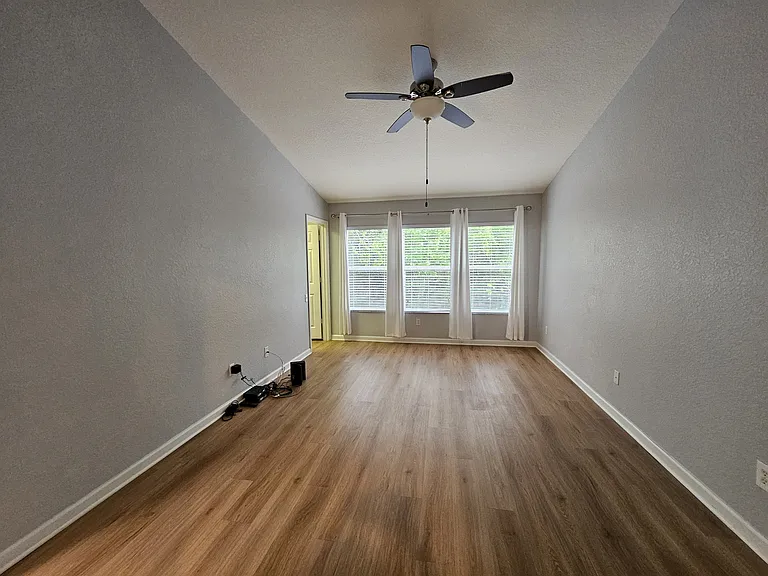 5166 Hawkstone Dr — Photo 11