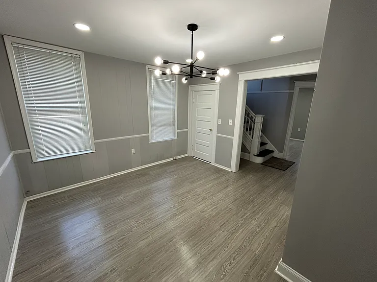 516 Woodbourne Ave — Photo 7