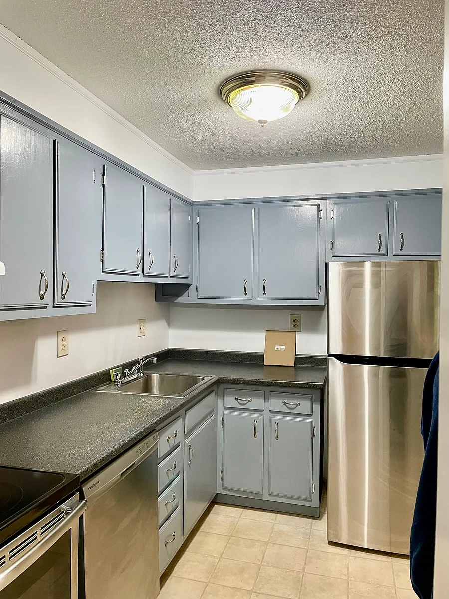 Building Photo - 24 Stony Brook Dr #B6