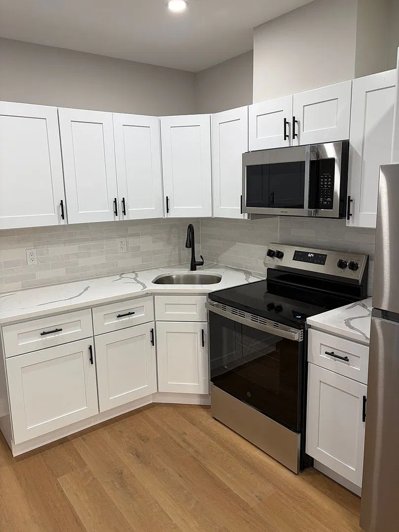 Beautiful Newly Renovated 3 Bedroom Home Now Available in West Parkside — Photo 4