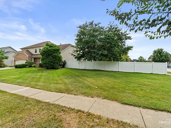 2nd image of 906 Rivers Edge Dr