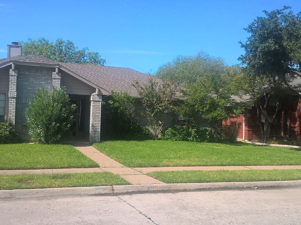 1st image of 427 Parkwood Ln