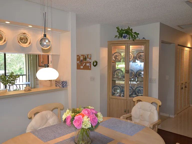 112 Lindsay Ln — Photo 37