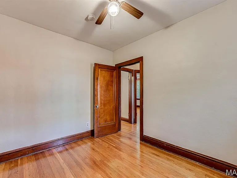 5058 Winona Ave — Photo 30