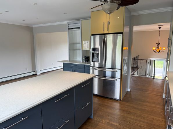 266 Edward Ave Unit 2, Medford, NY