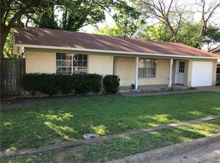 216 W Val Verde Cir, Keene, TX 76059