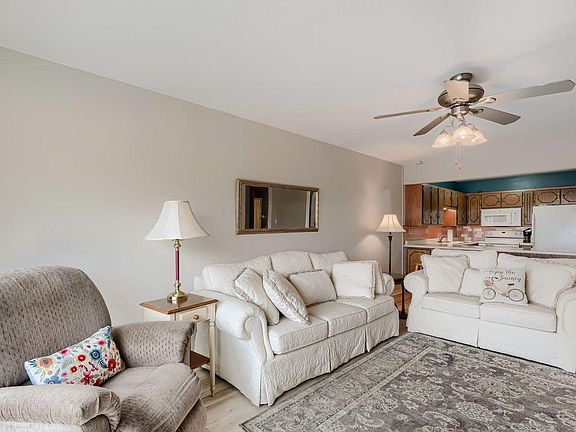 4th image of 149 Riverview Dr APT 13