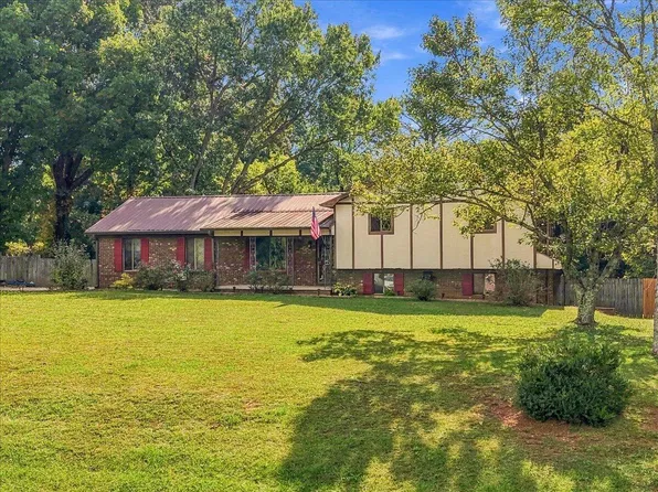 748 Bruner Rd, Strawberry Plains, TN 37871