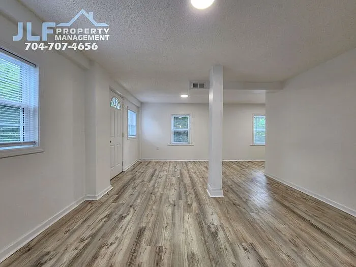 706 N Caldwell St — Photo 7