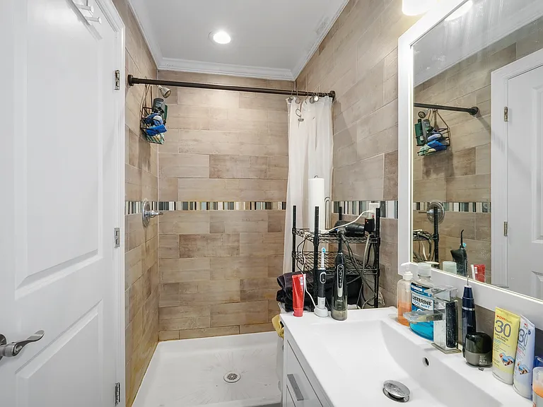 2032 Bainbridge St #3 — Photo 11