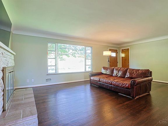 4th image of 543 Compton Rd