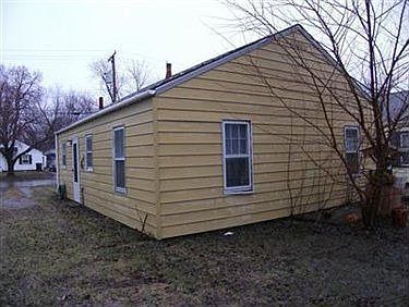 4th image of 218 Hayes Ave