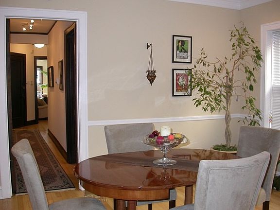3rd image of 1414 W Berwyn Ave #1E