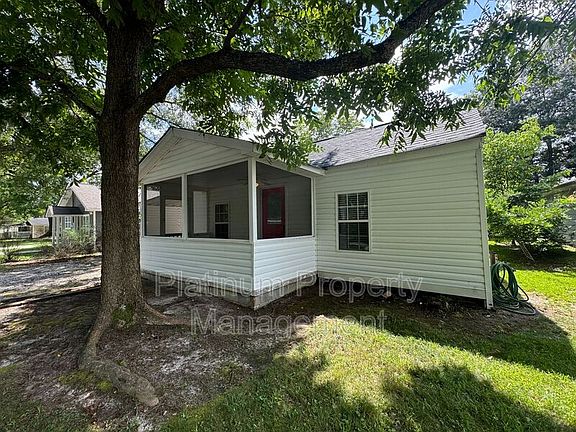 4th image of 102 Benson St