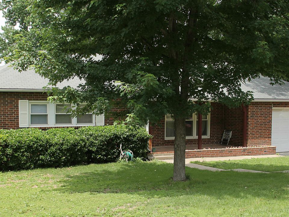 1st image of 826 N 81st St