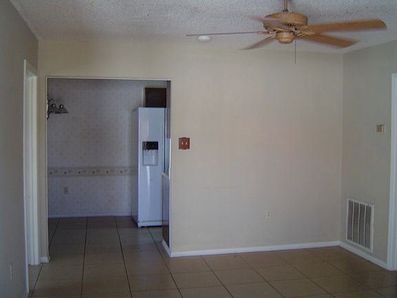 front entrance to kitchen