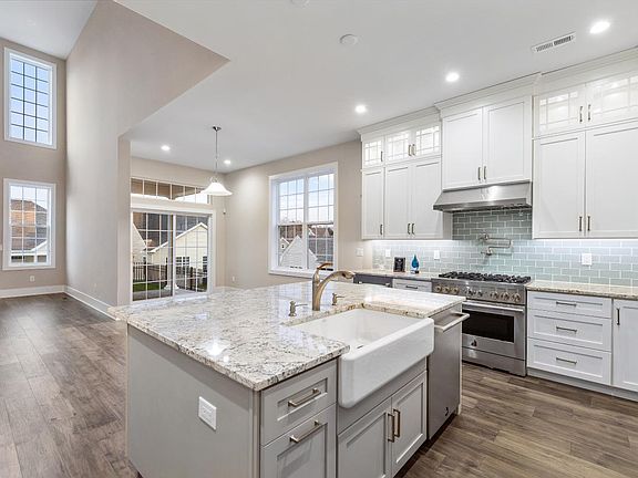 Kitchen and Breakfast Area