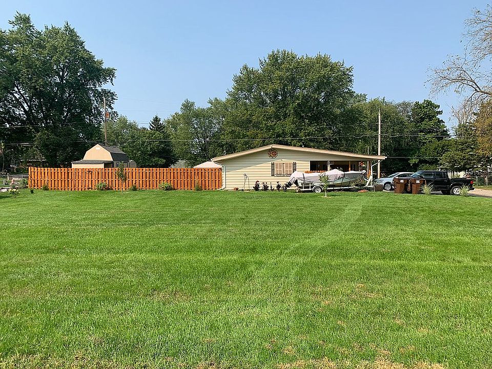 1st image of 301 S Memorial Ave