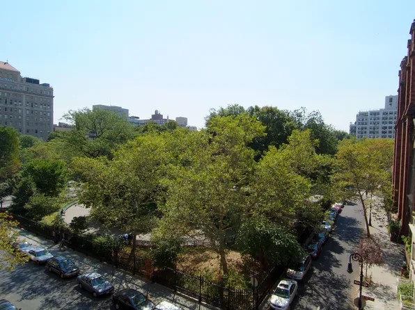 233 East 17th Street image 9 of 10