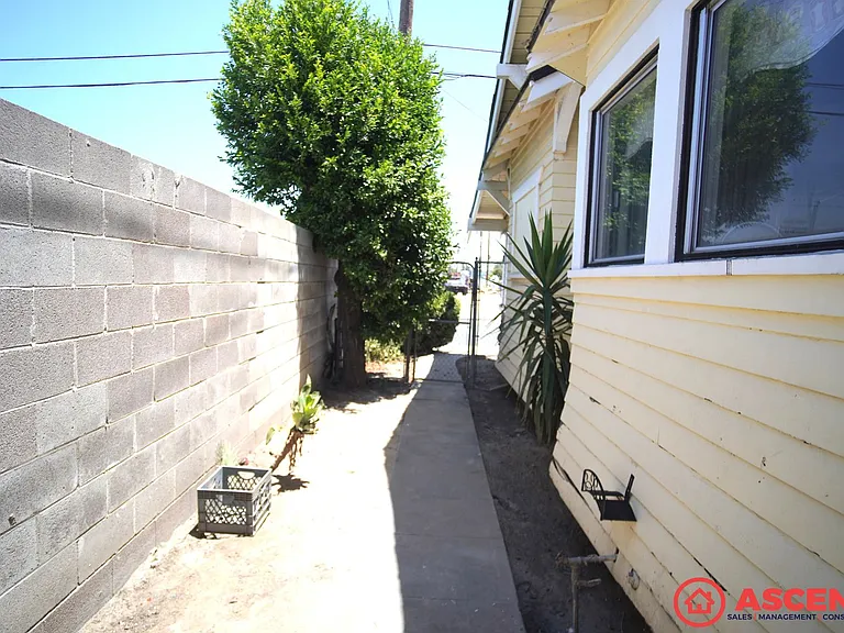 1119 H St — Photo 18