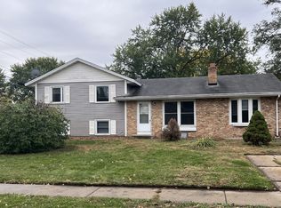 866 Haralson Dr, Apple Valley, MN 55124