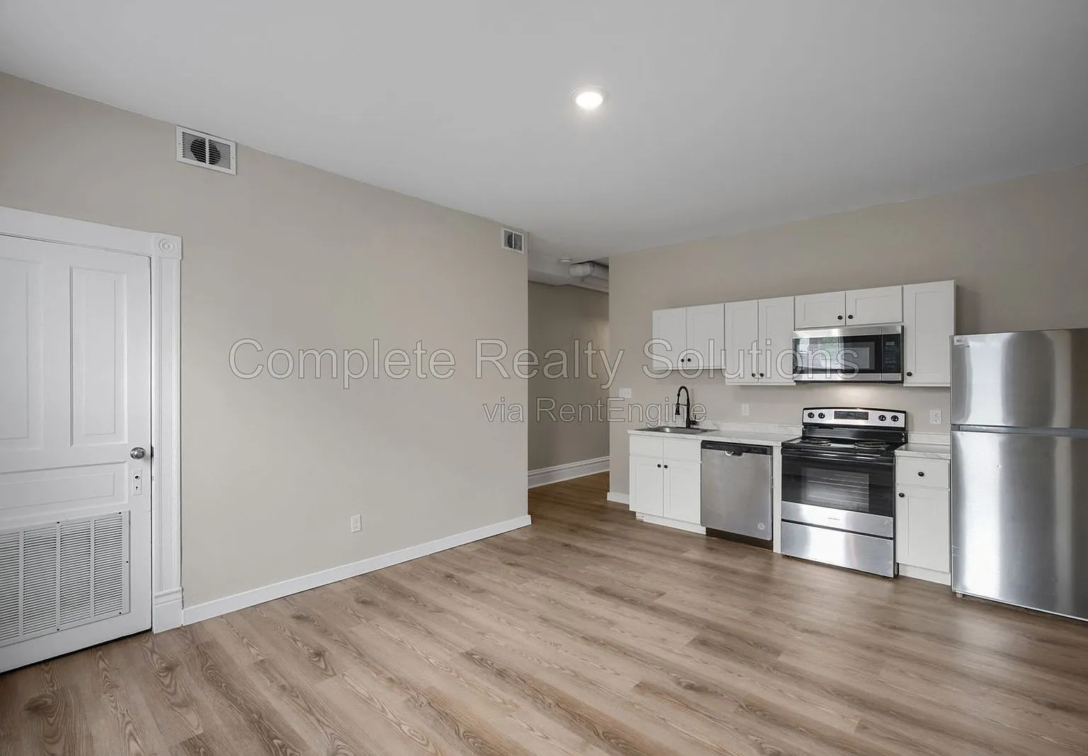 2 bed, 1.0 bath, 925 sqft, $1,150 — Photo 3
