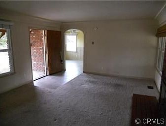 2nd image of 2762 Saint Lawrence St