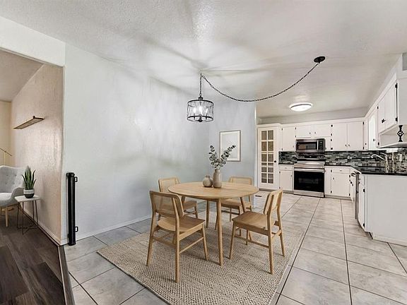 3rd image of 10904 N Blackwelder Ave
