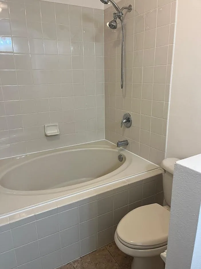 2 bed, 2.5 bath, 1324 sqft, $2,000 — Photo 4