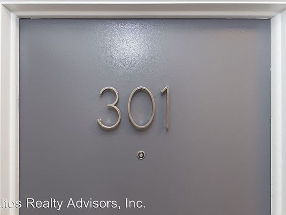 3rd image of 1258 N Marion St APT 301
