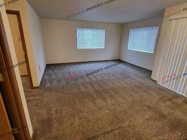 1107 Woodland Ave — Photo 4