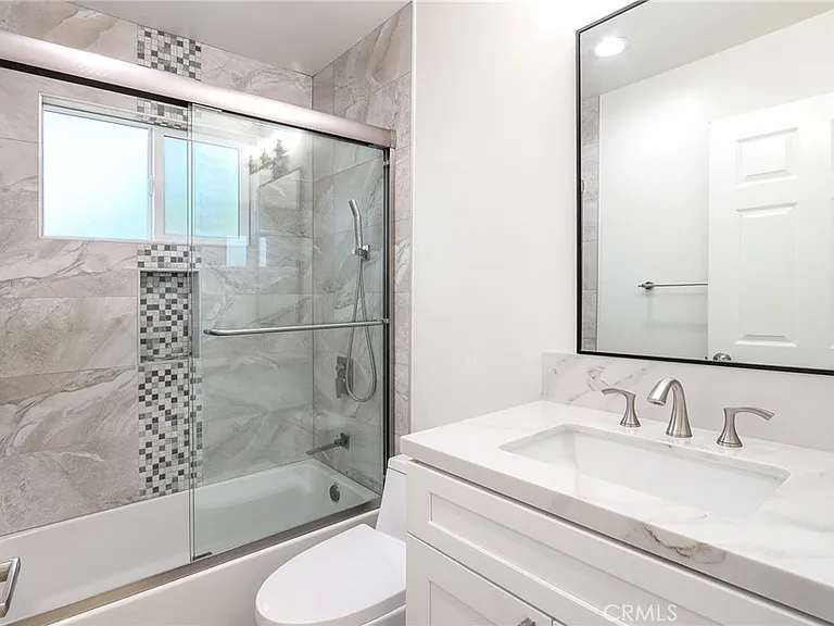1621 Butternut Way #B — Photo 14