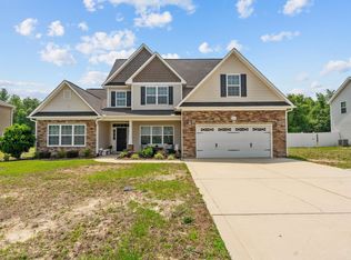 879 Pecan Grove Loop, Hope Mills, NC 28348